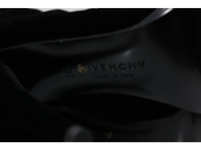 Stivali Givenchy in velluto nero con lacci - vista 7