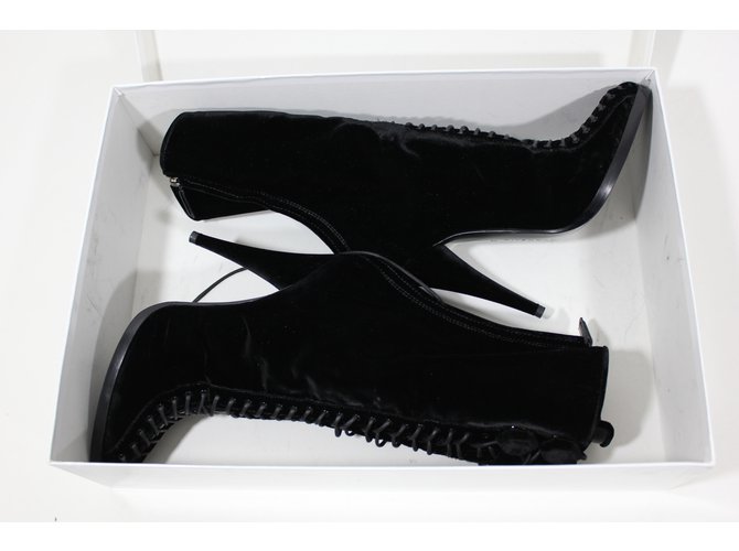 Stivali Givenchy in velluto nero con lacci - vista 8