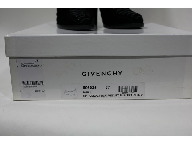 Stivali Givenchy in velluto nero con lacci - vista 9