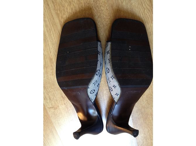 Louis Vuitton Mules aus Leder Grau Größe 40 - Ansicht 5