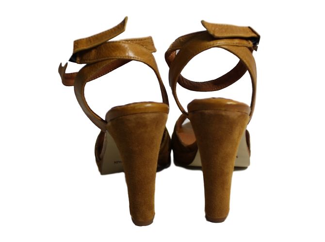 Autre Marque Jonak Sandalen aus Kamel Wildleder mit perforierten Lederdetails 10cm Absatz - Ansicht 3