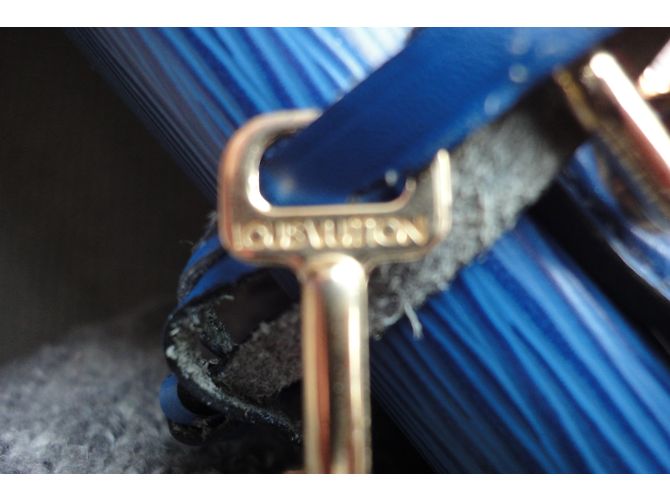 Borsa Louis Vuitton in pelle epi blu - vista 4