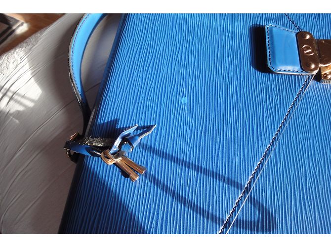 Borsa Louis Vuitton in pelle epi blu - vista 6