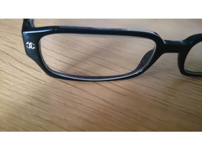 Chanel Sunglasses Black Plastic - view 4