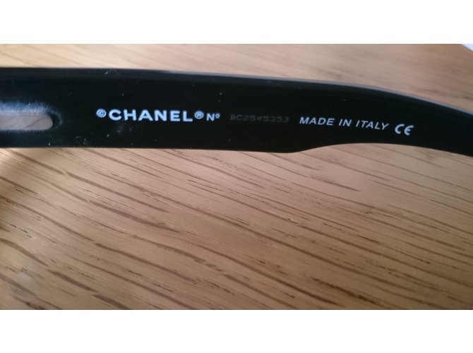 Chanel Occhiali da sole Nero - vista 3