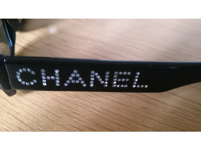 Chanel Occhiali da sole Nero - vista 4