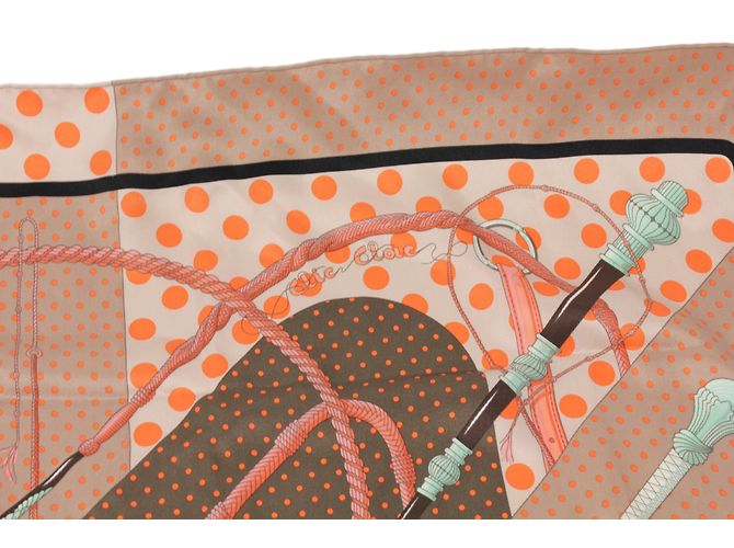Foulard Hermès Clic Clac in seta 66x66 - vista 2