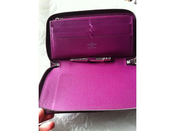 Organizer Louis Vuitton Bolsos de embrague Ciruela - vista 5