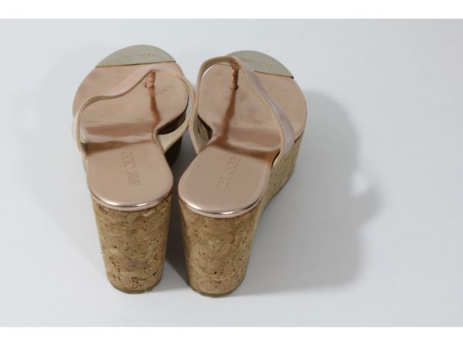 Sandali Jimmy Choo in vernice rosa con plateau - vista 3