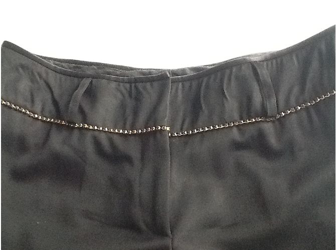 Céline Hose aus schwarzer Wolle mit Goldkette - Ansicht 2