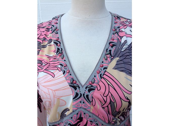 Vestido curto Hale Bob estampado com decote em V e pérolas Multicor - vista 6