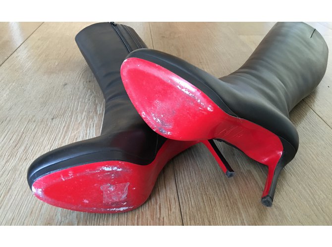 bottine louboutin clouté