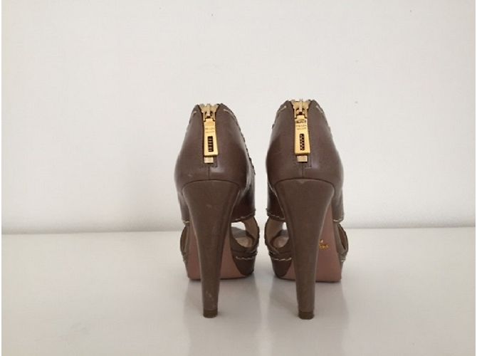 Prada Absatzschuhe aus Leder Beige Größe 36.5 - Ansicht 3