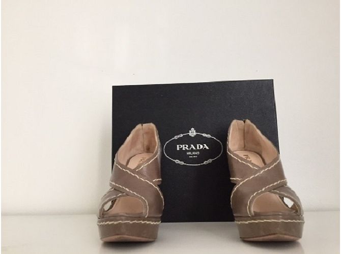 Prada Absatzschuhe aus Leder Beige Größe 36.5 - Ansicht 4