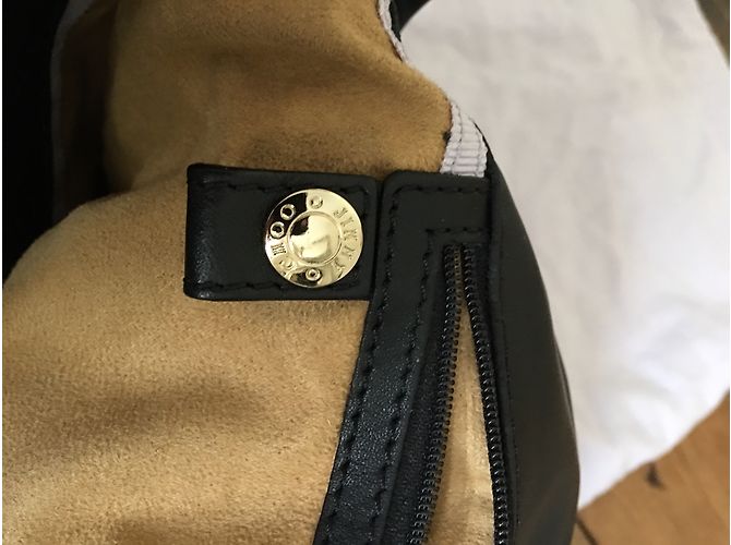Jimmy Choo Bolsa piramidal perforada Lohla m - vista 8