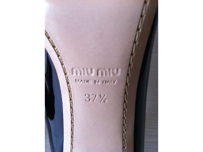 Miu Miu Décolleté in vernice nera con borchie Nero - vista 10