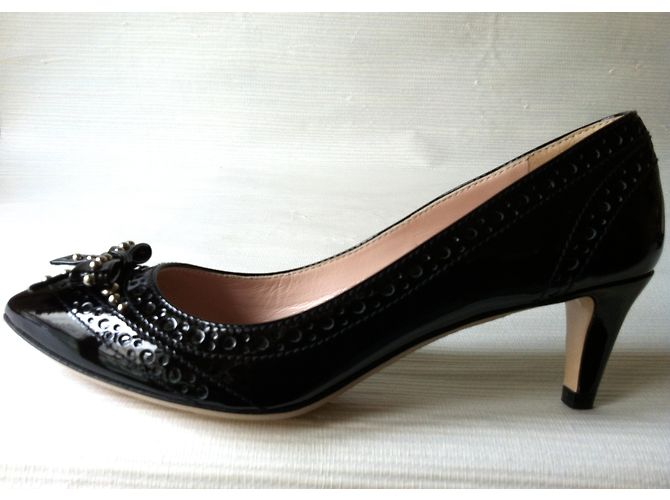 Miu Miu Décolleté in vernice nera con borchie Nero - vista 4