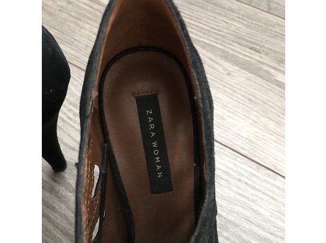 Zara Sandalen aus Wildleder Schwarz Größe 38 - Ansicht 3