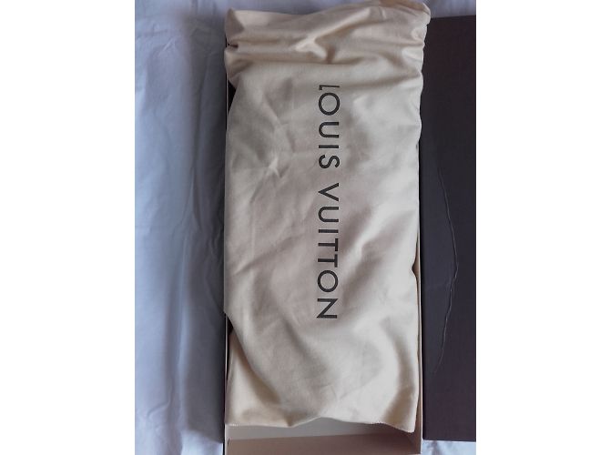Louis Vuitton Keepall Bandouliere 55 Monongram - vista 12