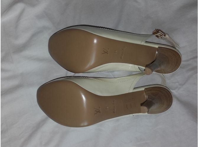 Sandali Louis Vuitton Saint Honoré Crema Vernice 39 Crudo - vista 4