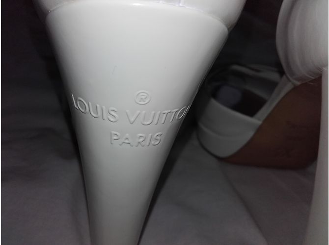 Louis Vuitton Apple Lackleder Pumps Weiß - Ansicht 6
