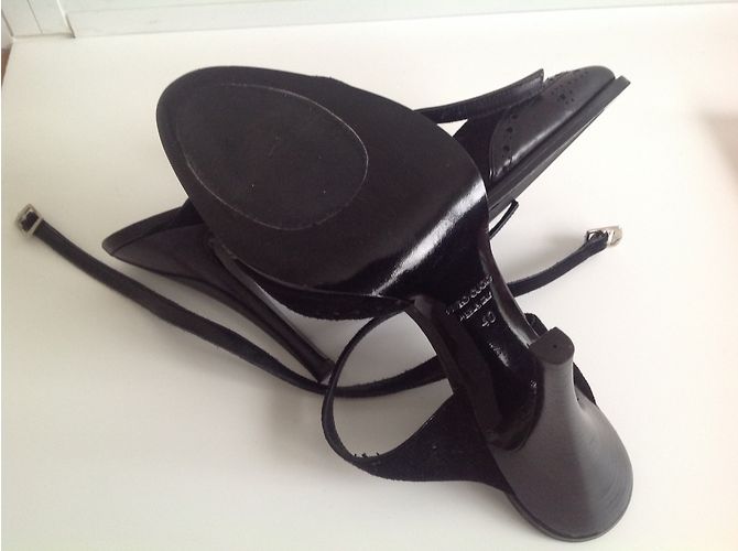 Gianfranco Ferré Black Leather High Heels 12cm - view 3