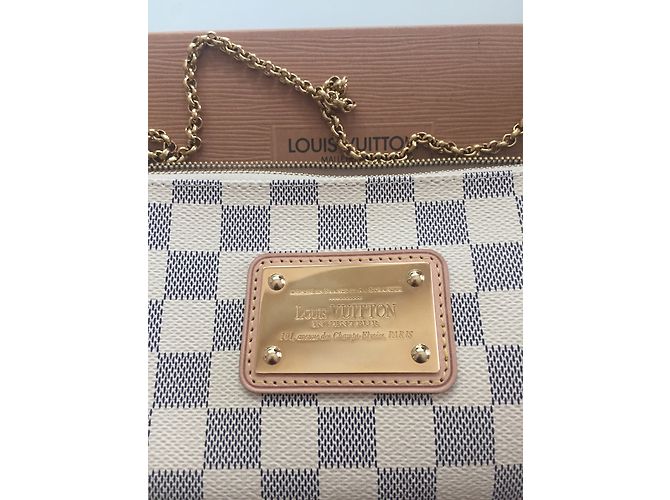Louis Vuitton Pochette Eva - vue 4