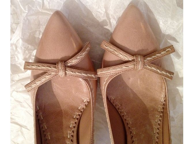 Décolleté Prada in pelle beige con fiocco - vista 4