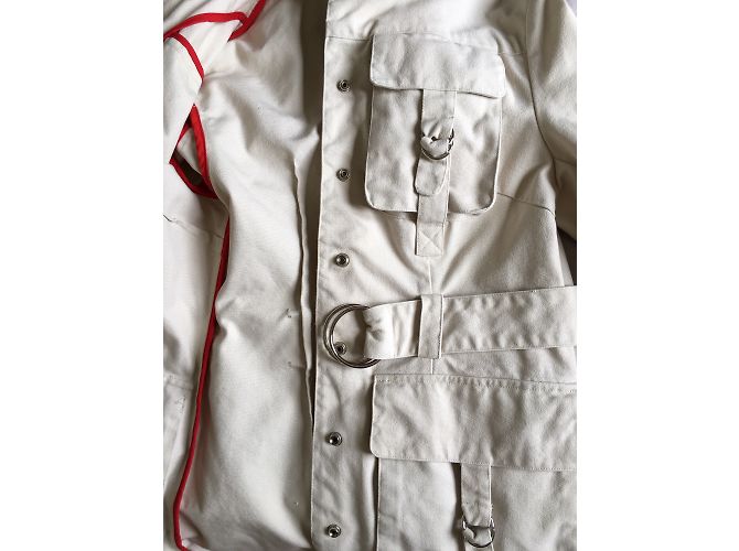 Abrigo estilo gabardina Les Petites de algodón beige y rojo - vista 4