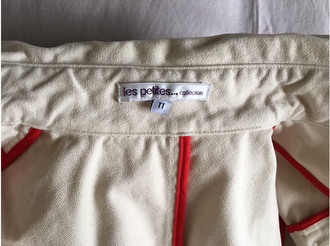 Abrigo estilo gabardina Les Petites de algodón beige y rojo - vista 5