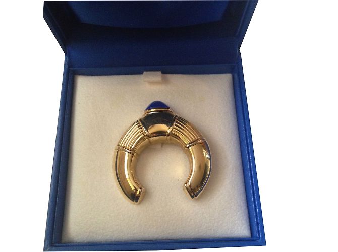 Spilla Boucheron in metallo dorato con cabochon blu D'oro - vista 2