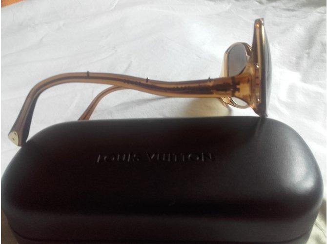 Louis Vuitton Occhiali da sole Marrone chiaro - vista 3