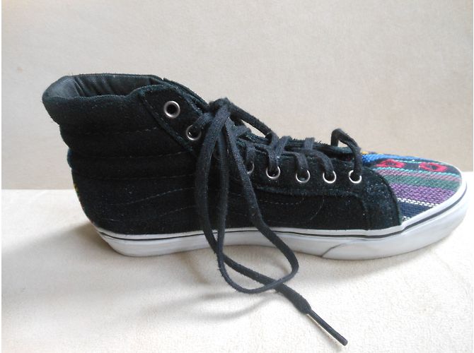 Gorgeous Vans in camoscio imbottito nero e graziose scarpe da ginnastica alte unisex in tessuto multicolor - vista 3