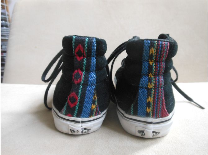 Gorgeous Vans in camoscio imbottito nero e graziose scarpe da ginnastica alte unisex in tessuto multicolor - vista 5