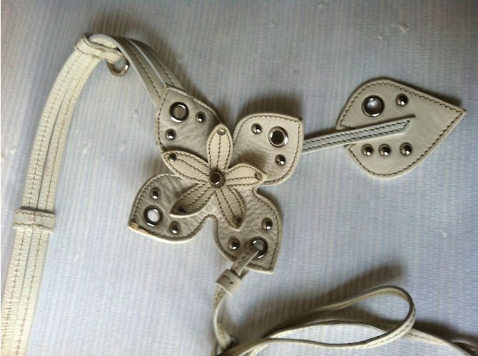 Miu Miu Ledergürtel Creme Blumen Kollektion - Ansicht 4
