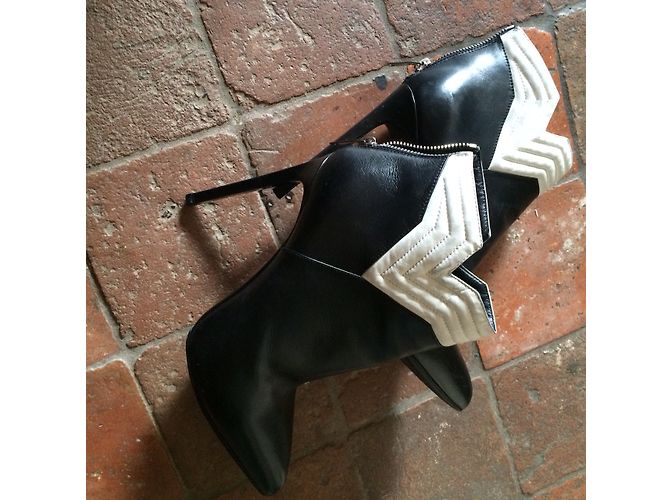 Stivaletti Saint Laurent in pelle nera Nero - vista 7
