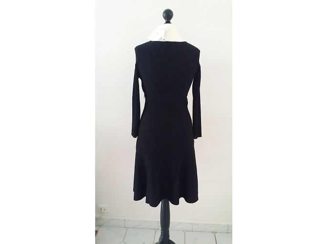 Christian Dior Kleid aus schwarzer Viskose mit tiefem Ausschnitt - Ansicht 4