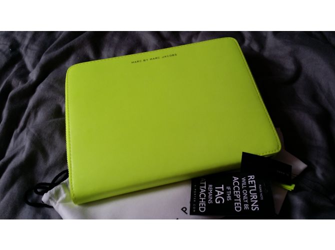 Marc by Marc Jacobs IPad 1/2/3 case - view 10