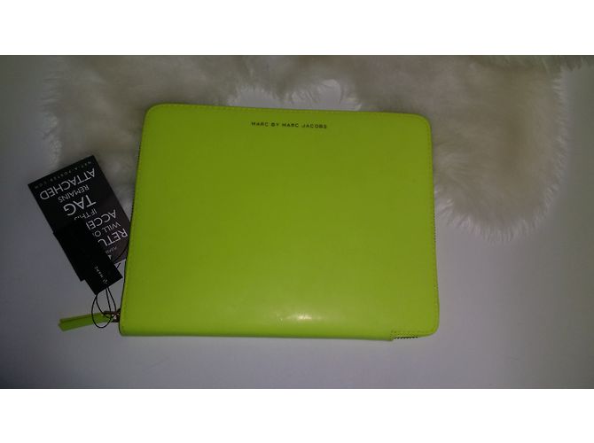 Marc by Marc Jacobs IPad 1/2/3 case - view 3