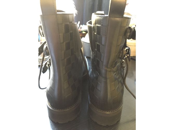 Louis Vuitton Boots Black - view 3