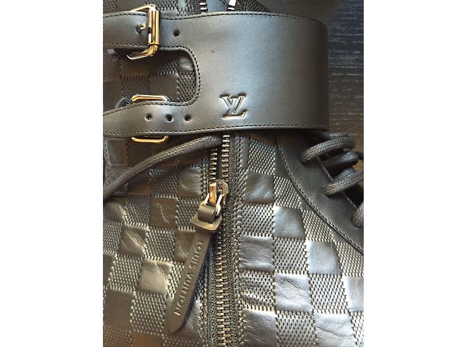 Louis Vuitton Boots Black - view 4