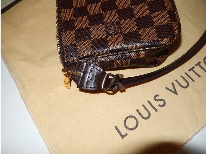 Louis Vuitton Bolsos de embrague Castaño - vista 3