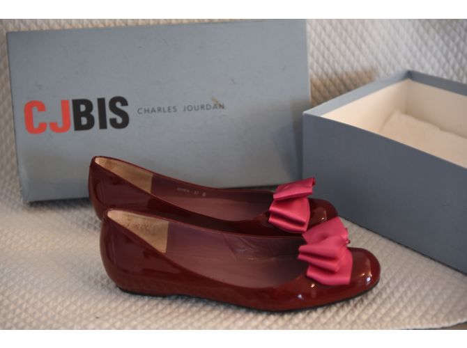 Charles Jourdan Bailarinas de Charol Rojo Oscuro Burdeos - vista 3