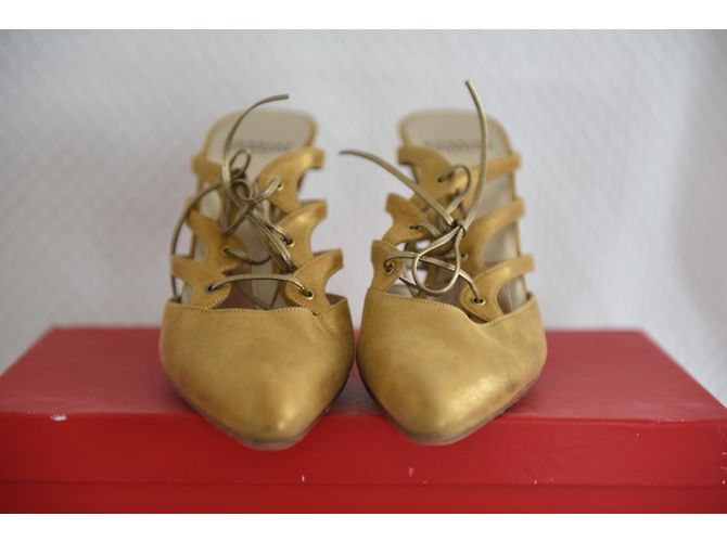 Mules Charles Jourdan en cuir daim doré Taille 37 - vue 6