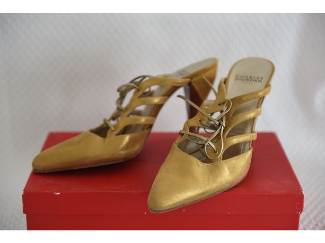 Mules Charles Jourdan en cuir daim doré Taille 37 - vue 7