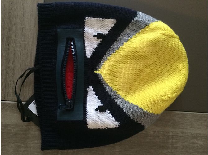 Sombreros Fendi Bugs - vista 3