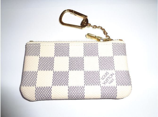 Louis Vuitton Pouch keychain Multiple colors - view 4