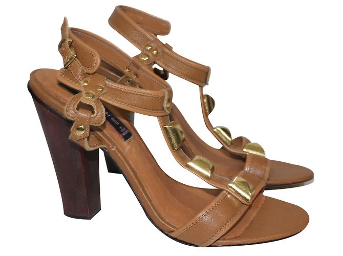 Sandali Steve Madden in pelle Cammello con borchie oro Caramello - vista 2