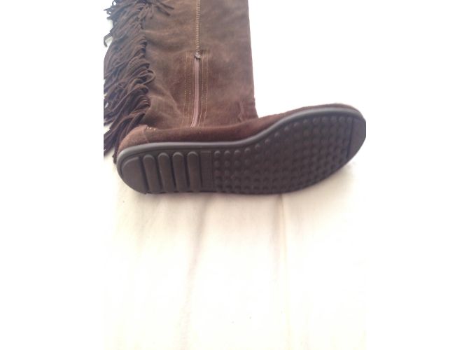 Botas Minnetonka x maje Castaño - vista 5