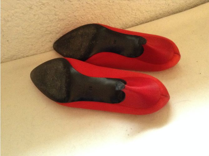 Yves Saint Laurent Pumps aus roter Seide Größe 38 - Ansicht 3